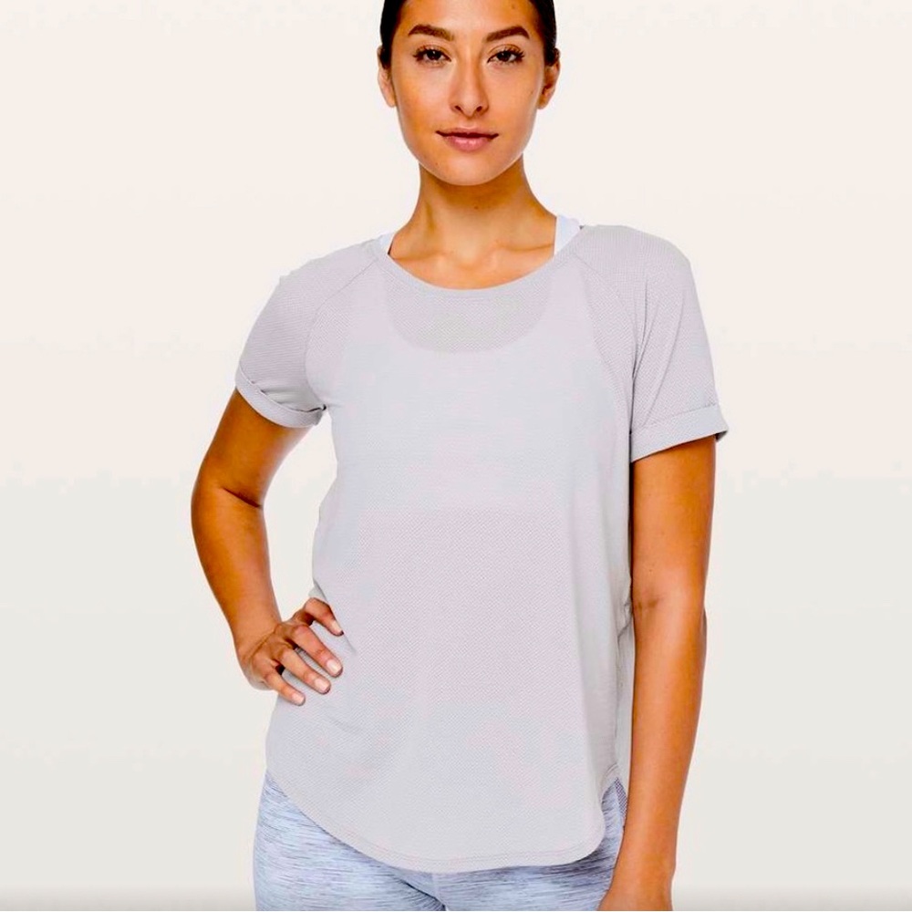 Lululemon open back tie tee size 2 lavender grey